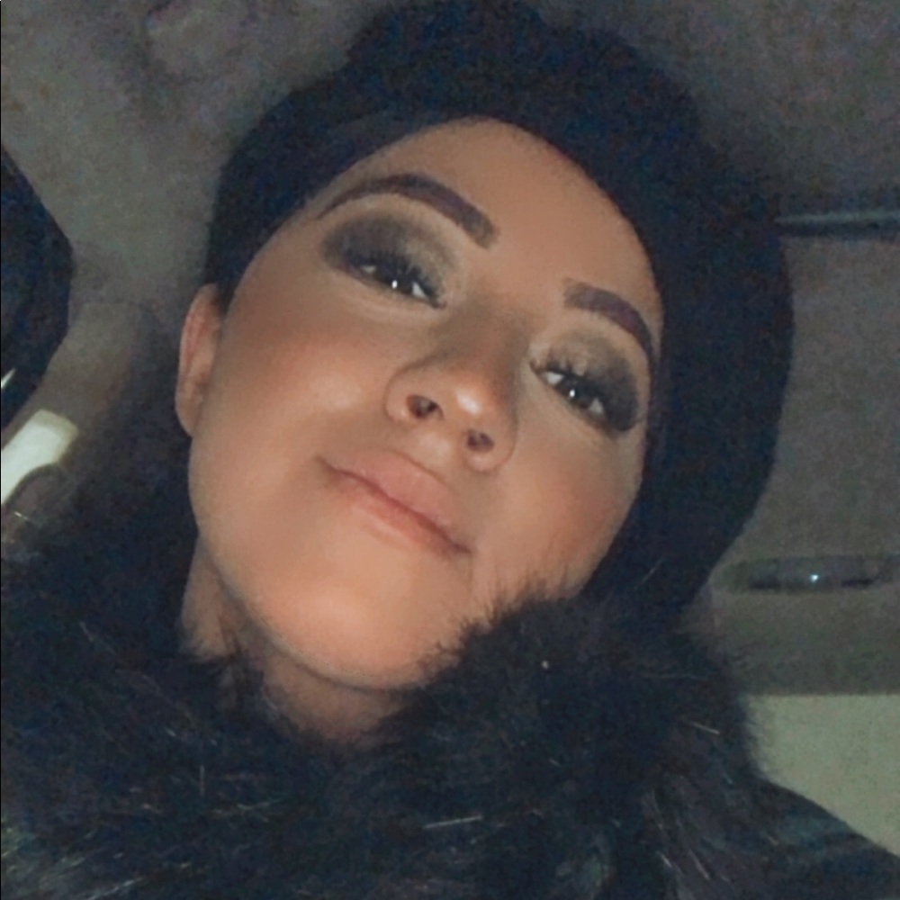 Meet your Posher, Mariela
